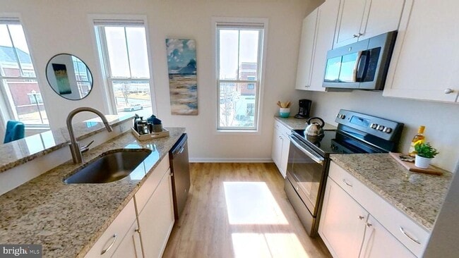 Building Photo - 801 Mapleton Ave Unit 3