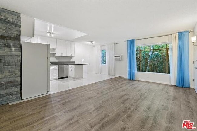 Photo - 4724 Walden Cir