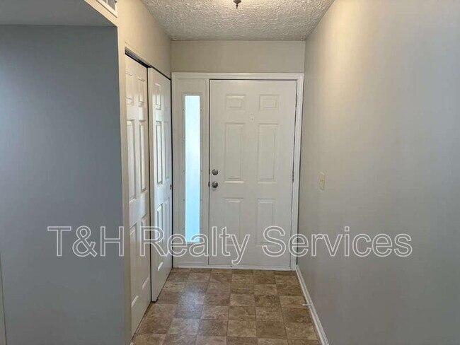 Photo - 1566 Brookfield Cir