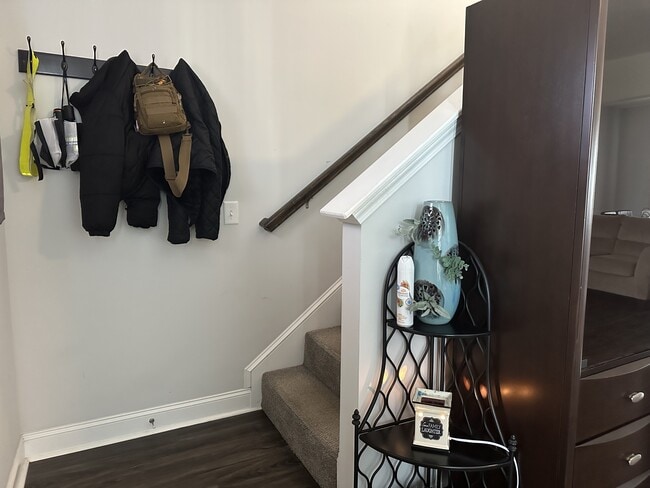 Photo - 345 Mcclelland Lp NE