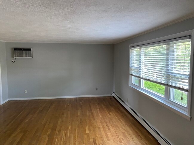 229 Hillside Ave