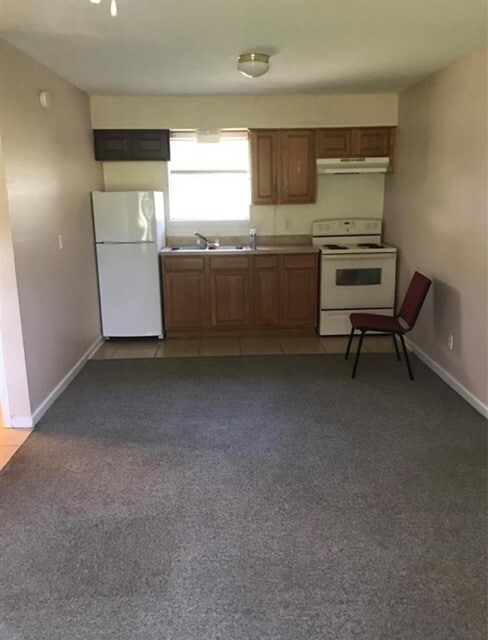 Photo - 716 Fernwood St