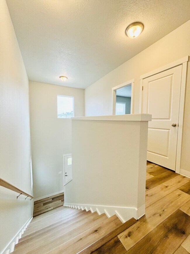 Photo - 2434 Leonard Ln