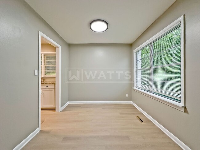 Photo - 3-Bedroom with Renovated Bath in Oak Ridge Park Nieghborhood