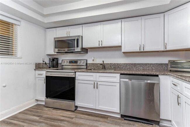 Photo - 3490 Foxcroft Rd Unit B203