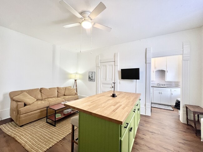 Photo - 420 N Jackson St Unit 2