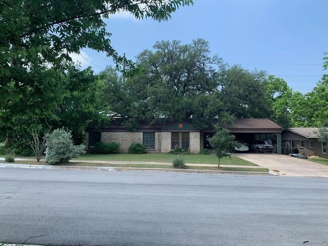 Building Photo - 5702 Fairlane Dr