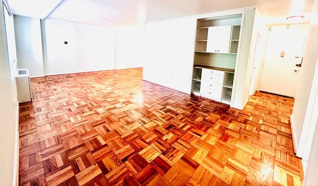 Photo - 4000 Tunlaw Rd NW