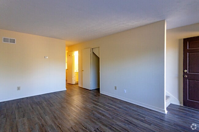 2BR, 1.5BA, Townhouse, Livingroom