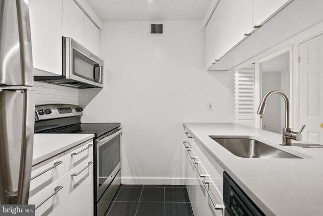 Photo - 601 24th St NW Unit 306