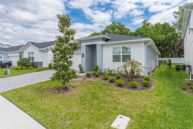 Photo - 81 Overleaf Ln