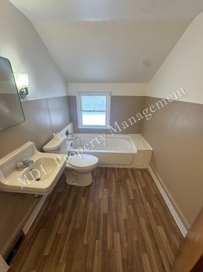 Photo - 909 Mackinaw St Unidad 2