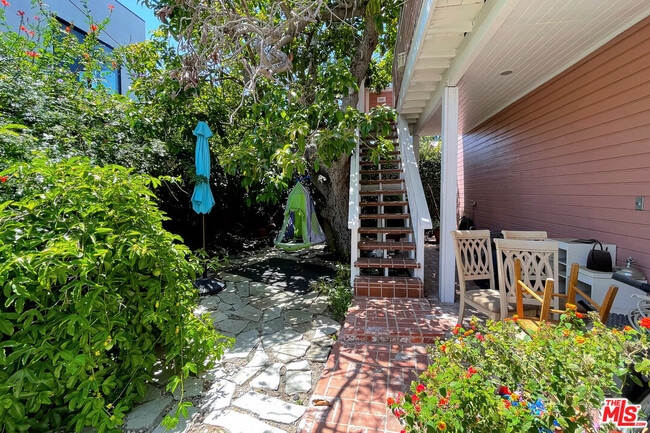 Photo - 4177 Duquesne Ave