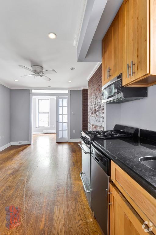 Building Photo - 44 Avenue B Unit 4D Rental