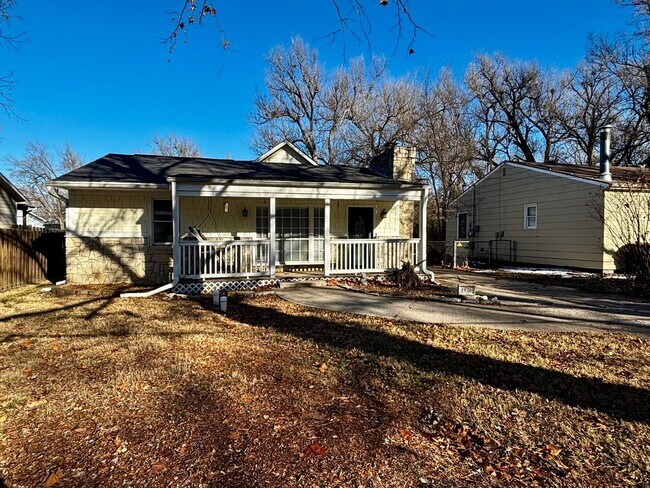 Building Photo - Italian Estates Property Management