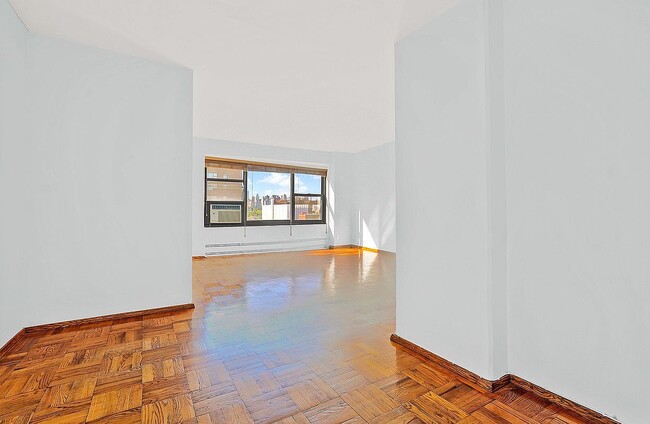 Photo - 21-80-80 33rd Rd Unidad 9C