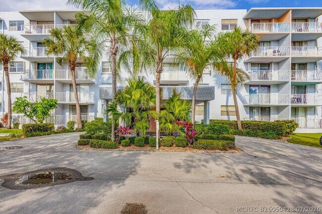 Building Photo - 480 Executive Center Dr Unit 2g