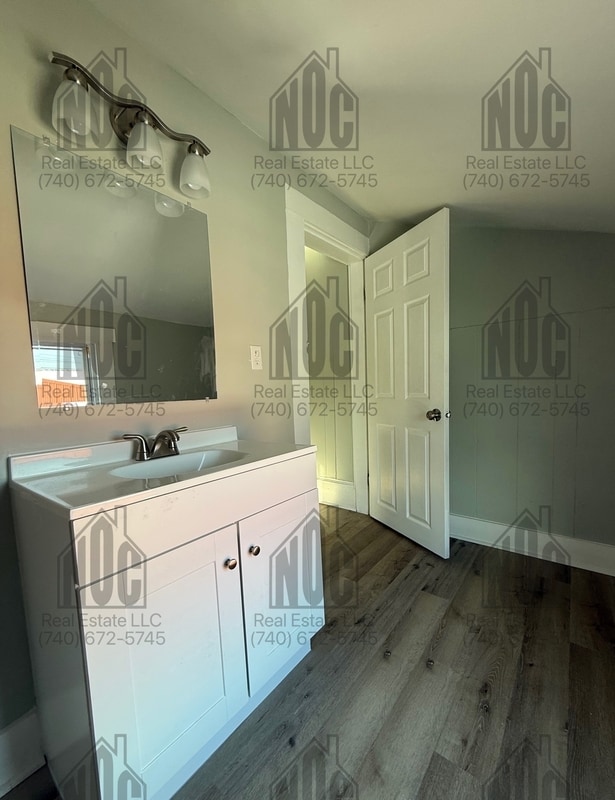 Photo - 1236 1/2-1236 1/2 E Locust St