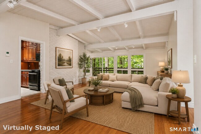 Photo - 98 East Ln