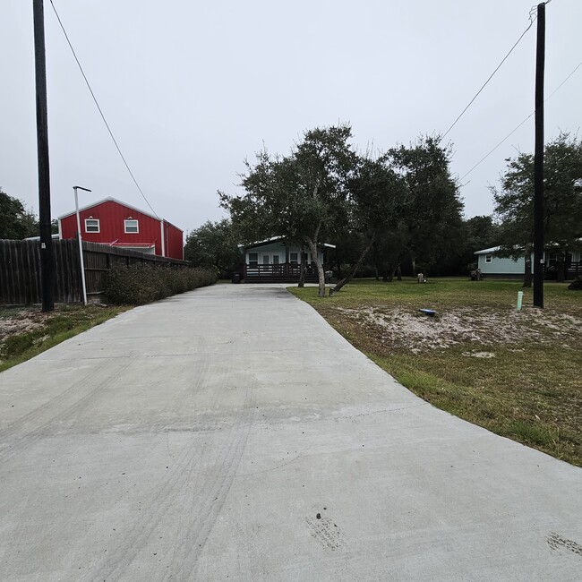 Front of house, large driveway - 1308 N Verne St House