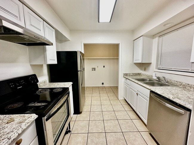 Photo - 1448 Harper Rd Unit B