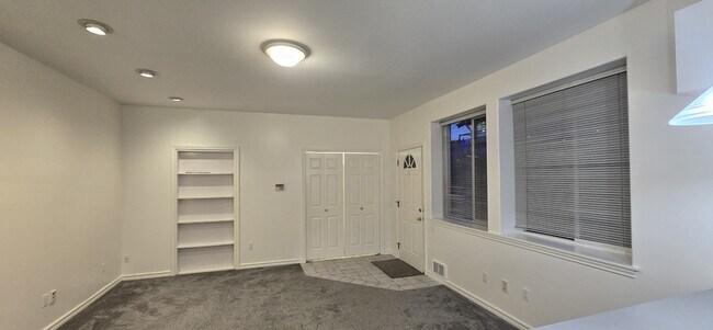 Photo - 5106 Green Lake Way N