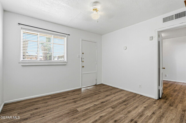 Photo - 3912 Kemp Ave Unit 4