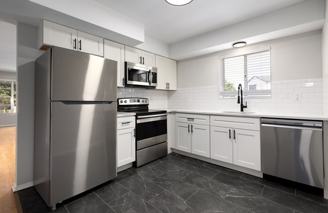 Lindenwood Heights Apartments