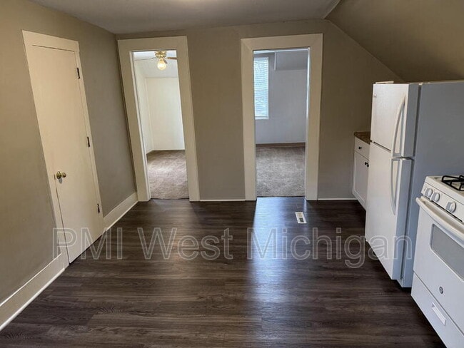 Photo - 927 10th St NW Unidad 2