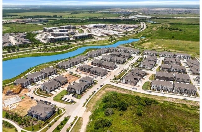 Photo - 19722 Riverbed Ln