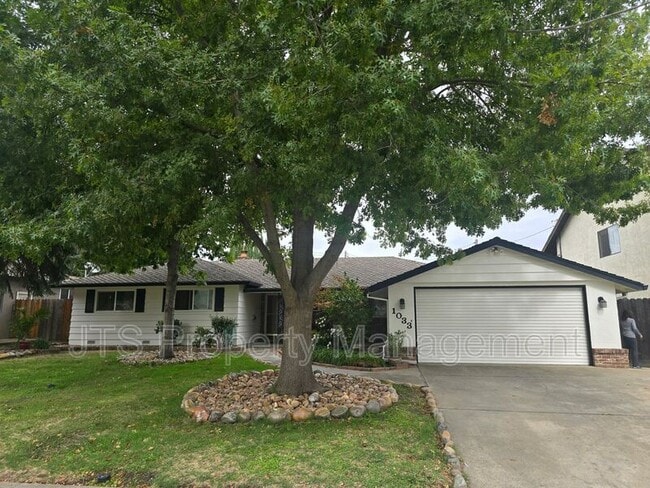 Building Photo - 1033 Woodshire Way