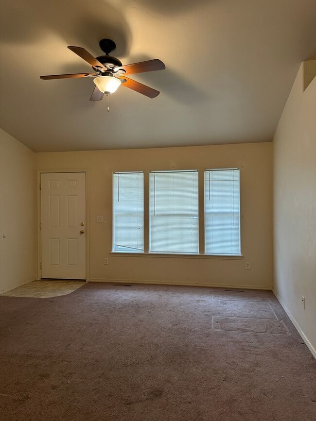 Photo - 622 Cedarbrook Dr