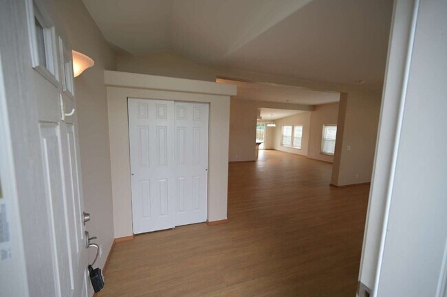 Photo - Large home with 3-car garage- 6 month leas...
