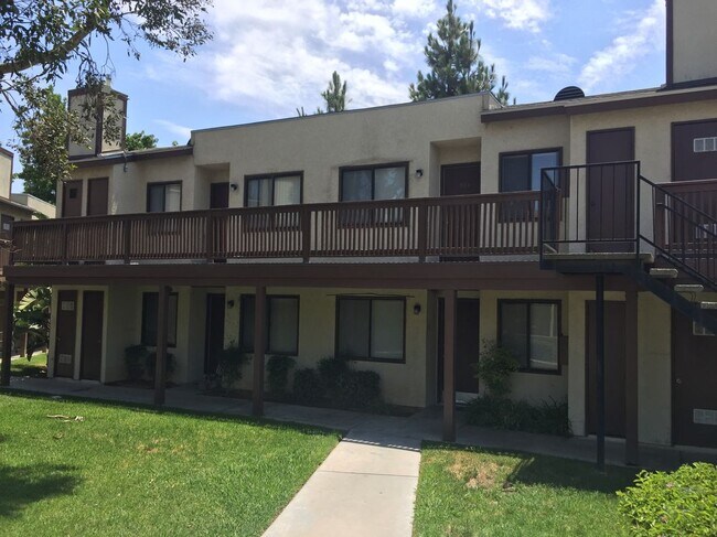 Photo - 11915 Pike St