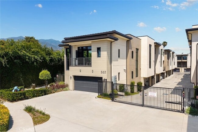 Building Photo - 503 N Santa Anita Ave