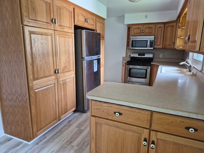 Photo - 403 Oak St