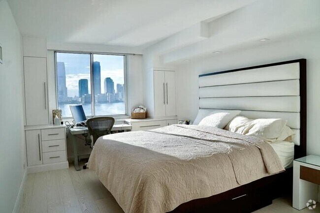 Building Photo - 3 bedroom in New York NY 10280 Unit 9C Rental
