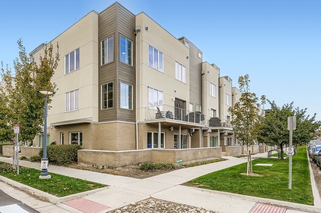 Photo - 177 S Harrison St