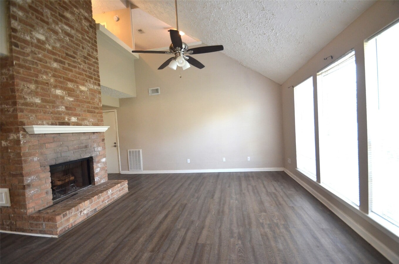 Photo - 1902 Whitebriar Dr