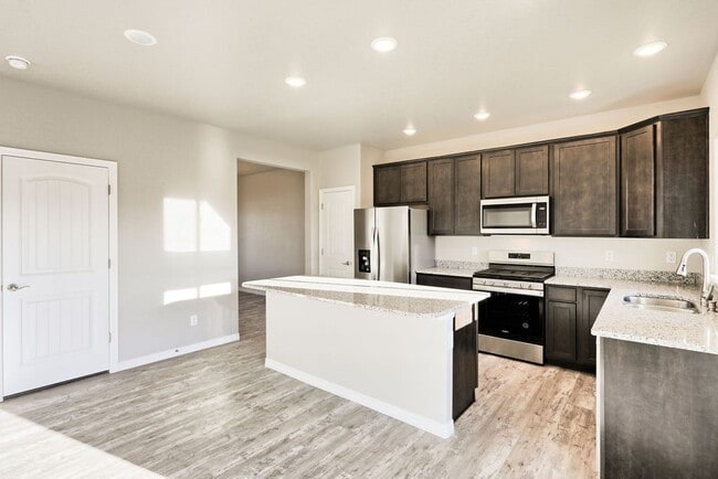 Photo - 3 Bedroom 2 1/2 Bath in Northwest Loveland