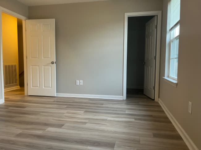 Photo - 138 Cambridge Dr