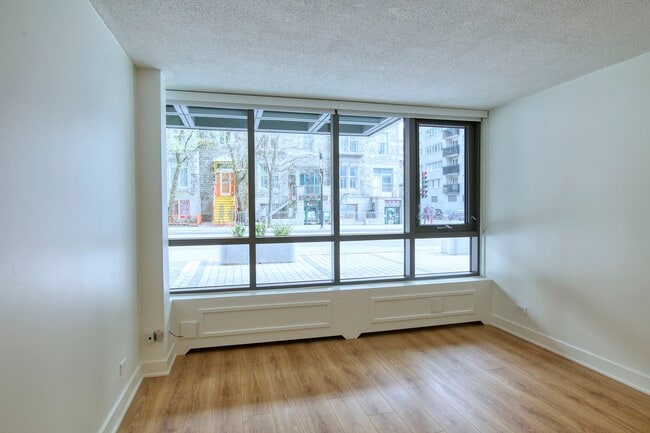 Photo - 1975 Maisonneuve Blvd W Unit 109
