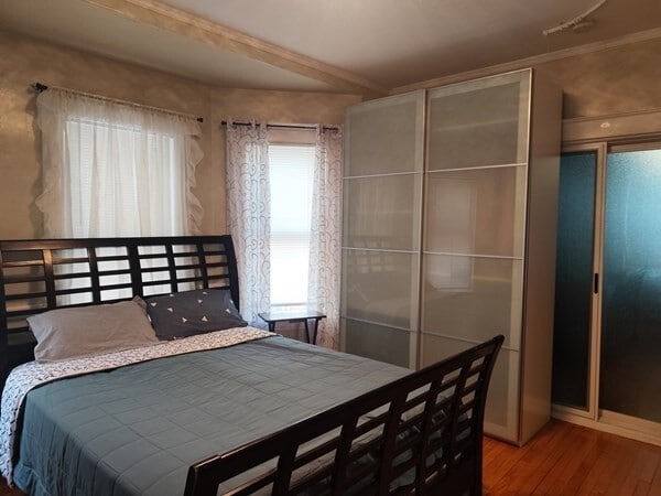 Photo - 240 Sycamore St