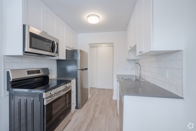 2 chambres, 1 salle de bain - 78 m² - Cuisine - 317-337 Home St