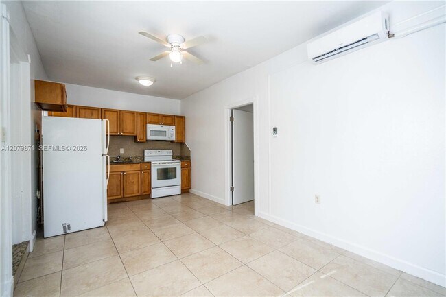 1980 NE 38th St Unit 3