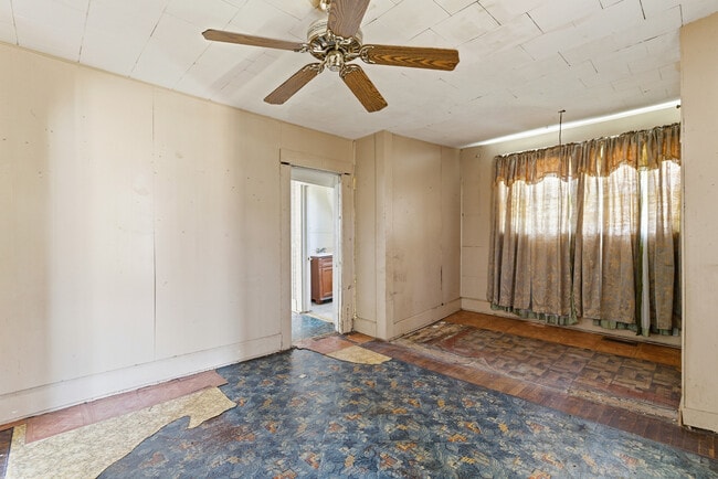 Photo - 3332 Walnut Ave SW