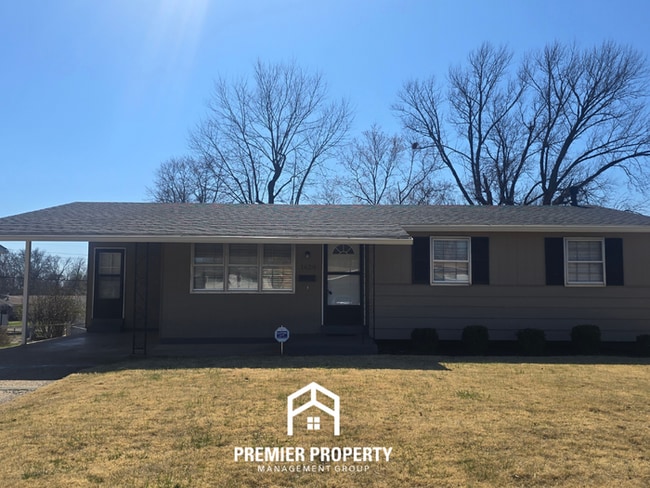 Building Photo - Charming 3BR Florissant Home with Hardwood Floors & Fenced Backyard