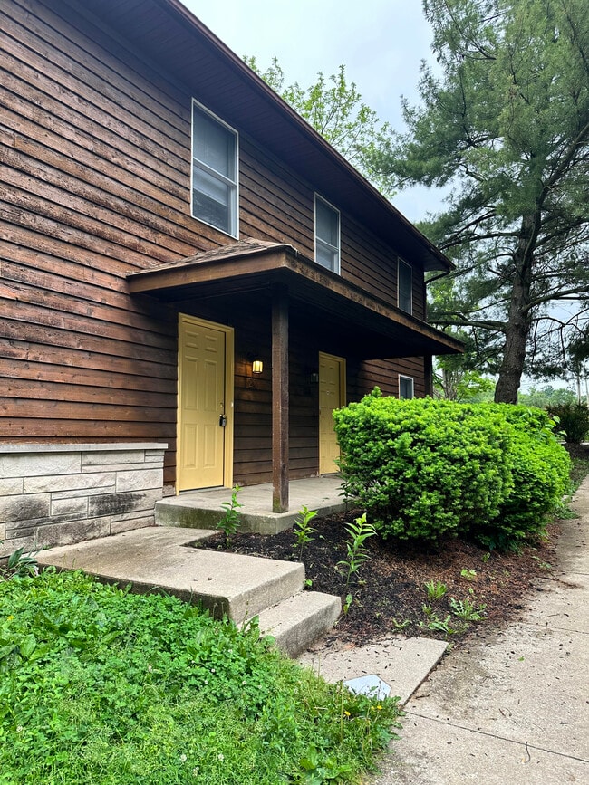 Building Photo - 720 W 17th St