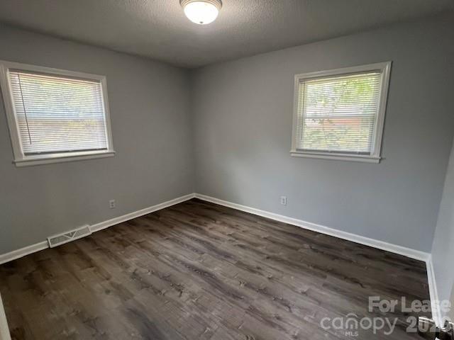 Photo - 405 Copeland Park