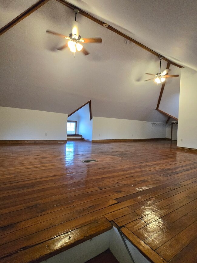 Photo - 4235 Trumbull House